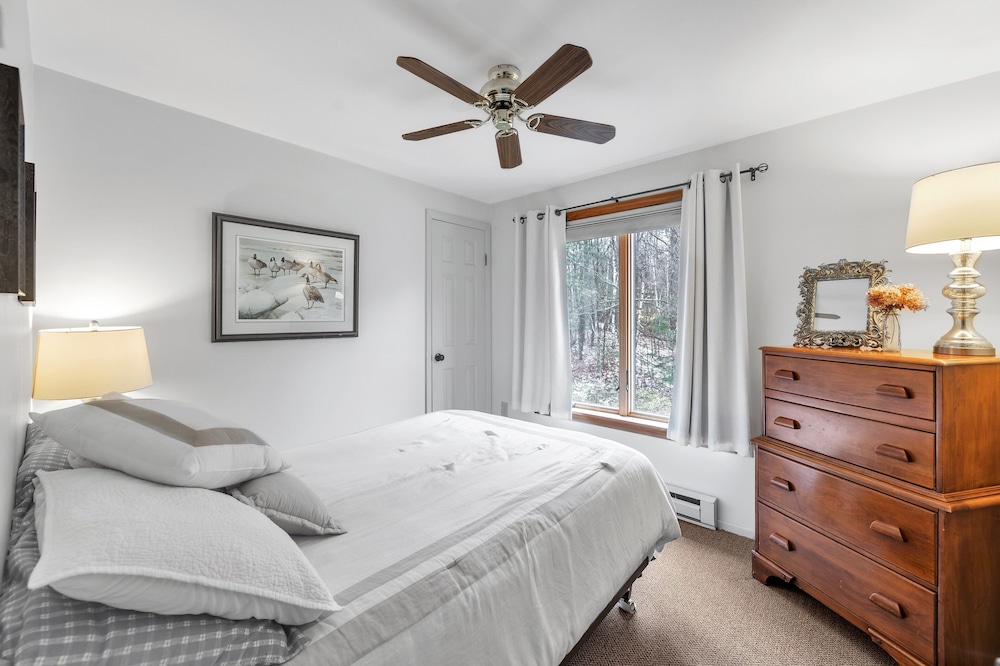Moxham 58h - Adirondack Retreat Mountain Views 3 Bedroom Townhouse by The Summit at Gore Mountain