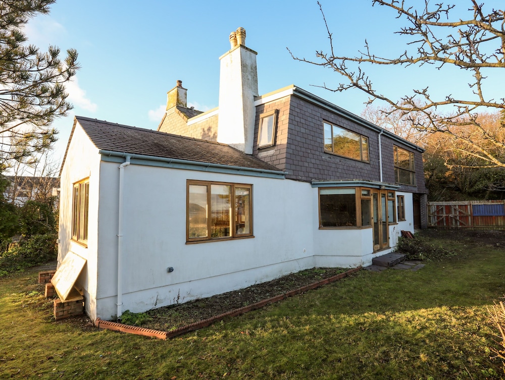 Ynys Faelog Cottage