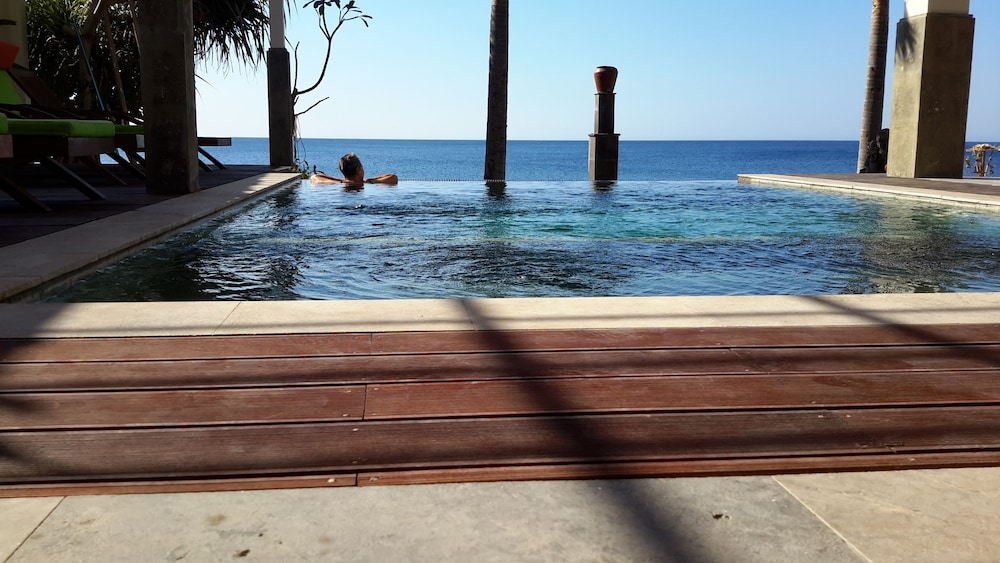 Amed Beach Villa