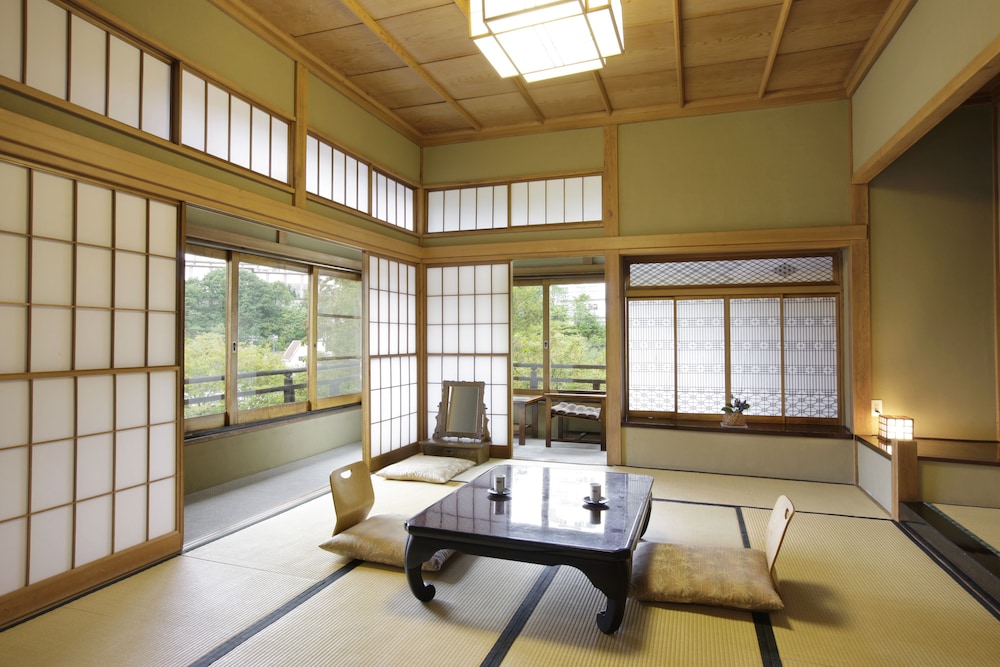 Kusatsu Hotel
