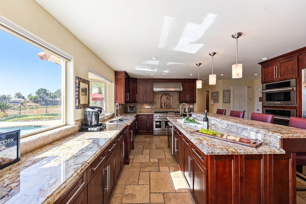 Chardonnay Charm by Avantstay Luxe Group Retreat w Pool Mins to Wineries