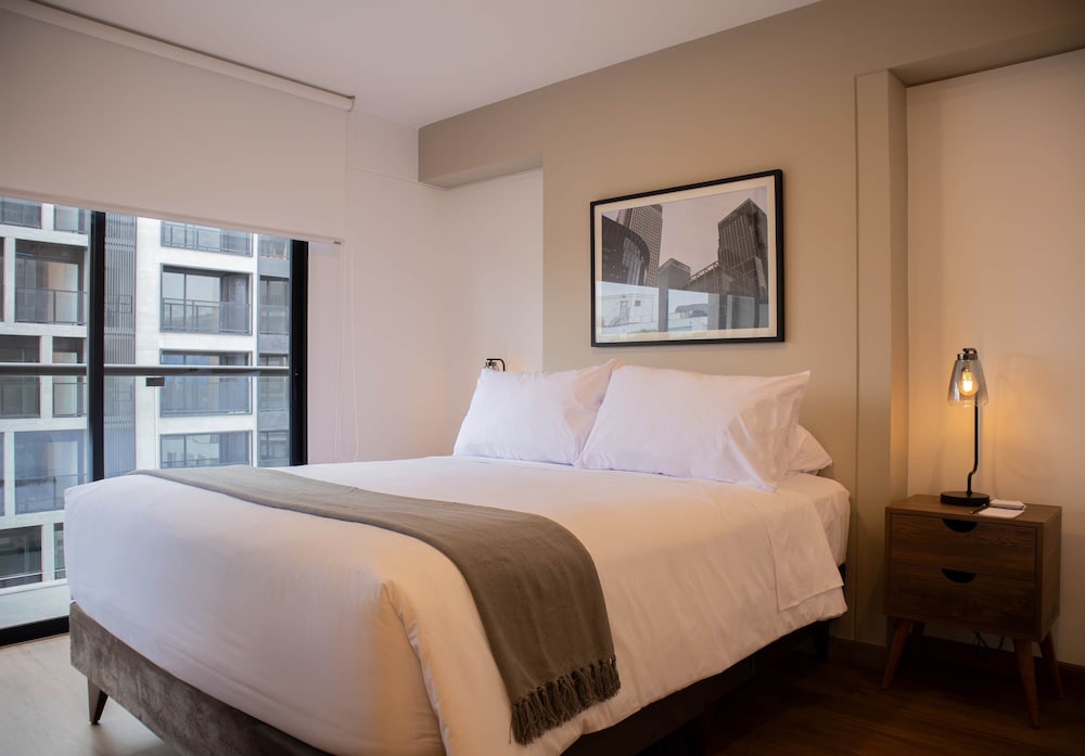 Majestic 1BR With Balcony in Miraflores