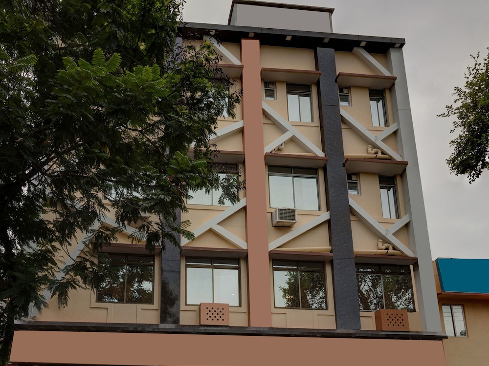 OYO 24888 Hotel Sham Palace