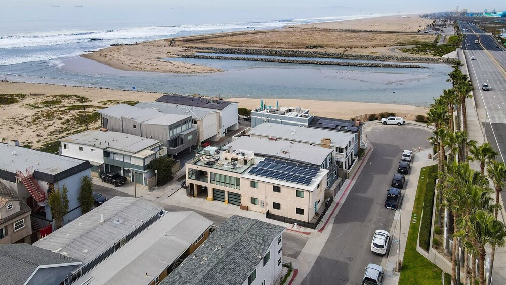 Velvet Sand I by Avantstay Steps to Newport Beach Private Rooftop w/ Outdoor Kitchen & Hot Tub! view 5