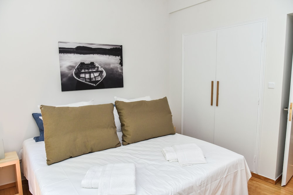 Warm Apartment at Exarchia 1 bed 2 pers