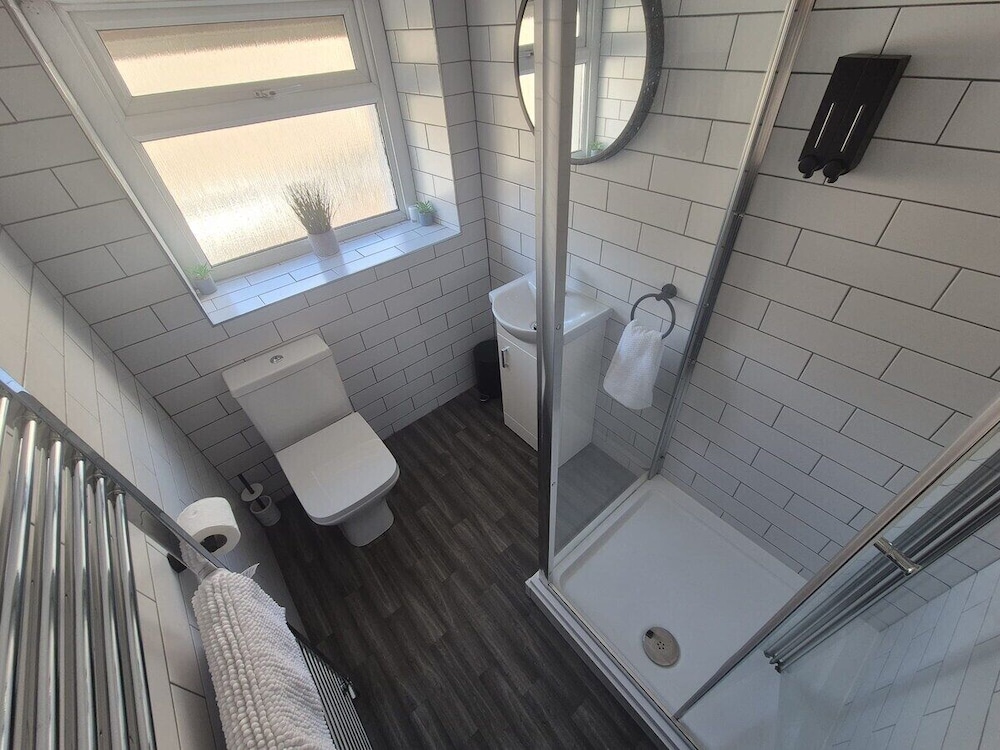 City Centre 6-bed Swansea Getaway