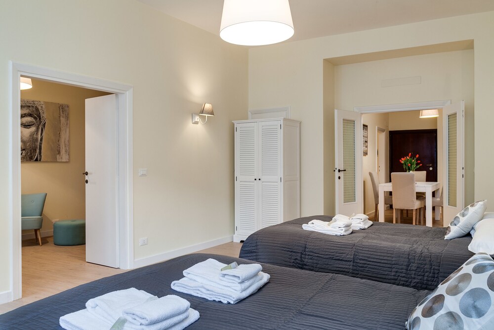 Travel & Stay - Sistina