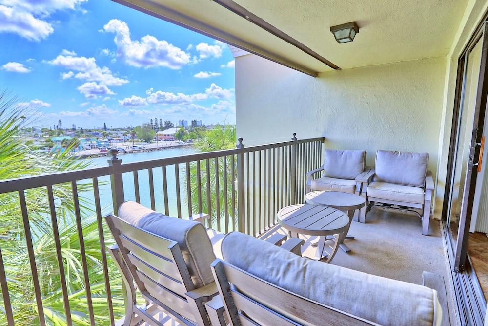 Land's End 3-403 Bay Front - Premier