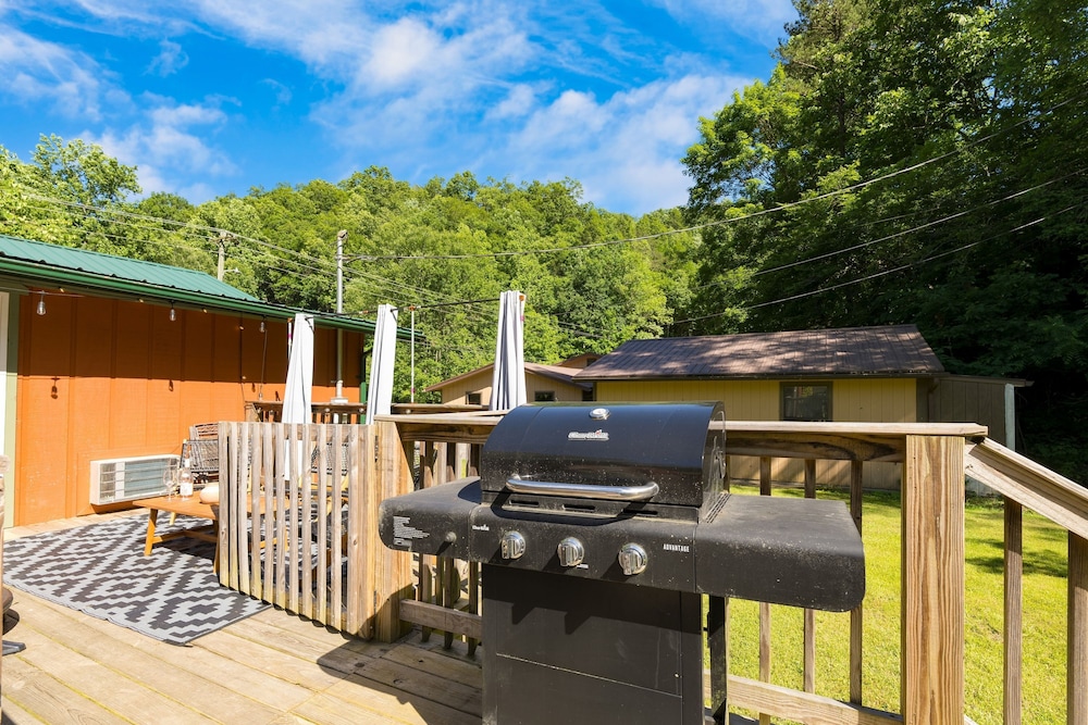 The Rustic Cottage by Avantstay Hot Tub Fire Pit Pool Table 5mins to Town
