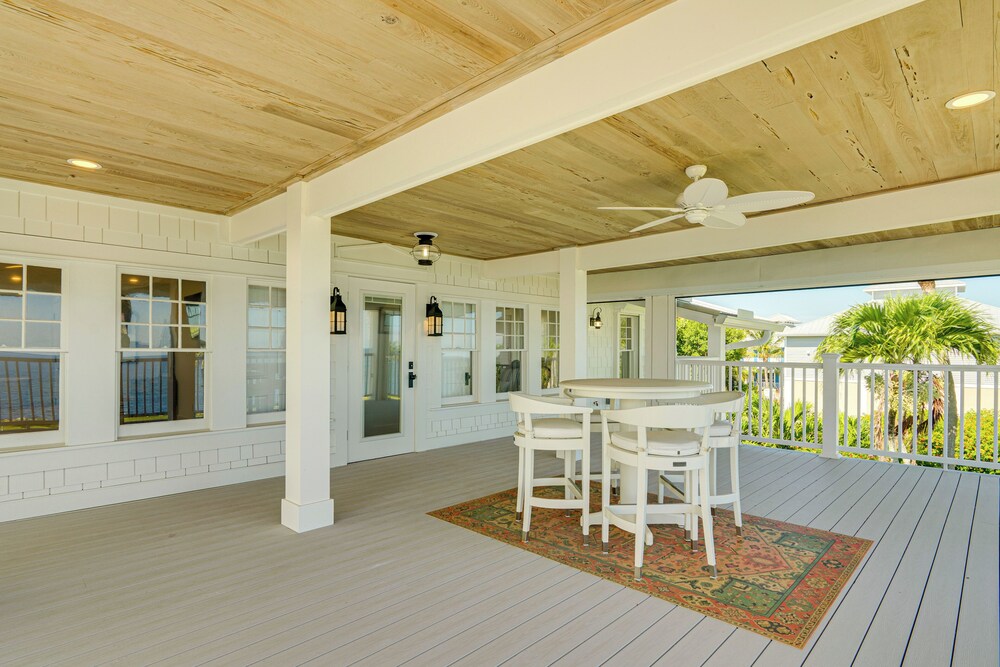 Luxe Pine Island Living: Historic Old Florida Gem!