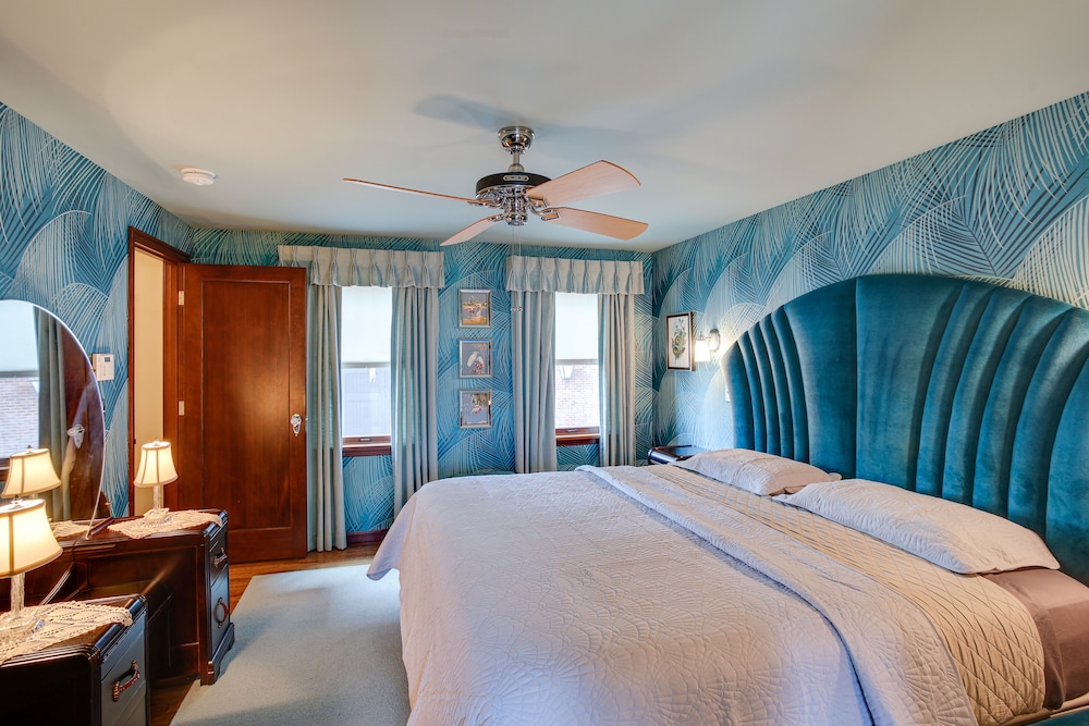 Retro-style Home in Ruston: Walkable Location! view 4