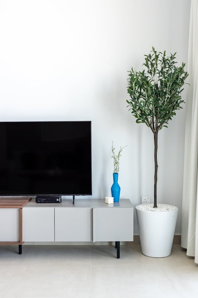 Silkhaus High Floor in Downtown Views Pool Gym