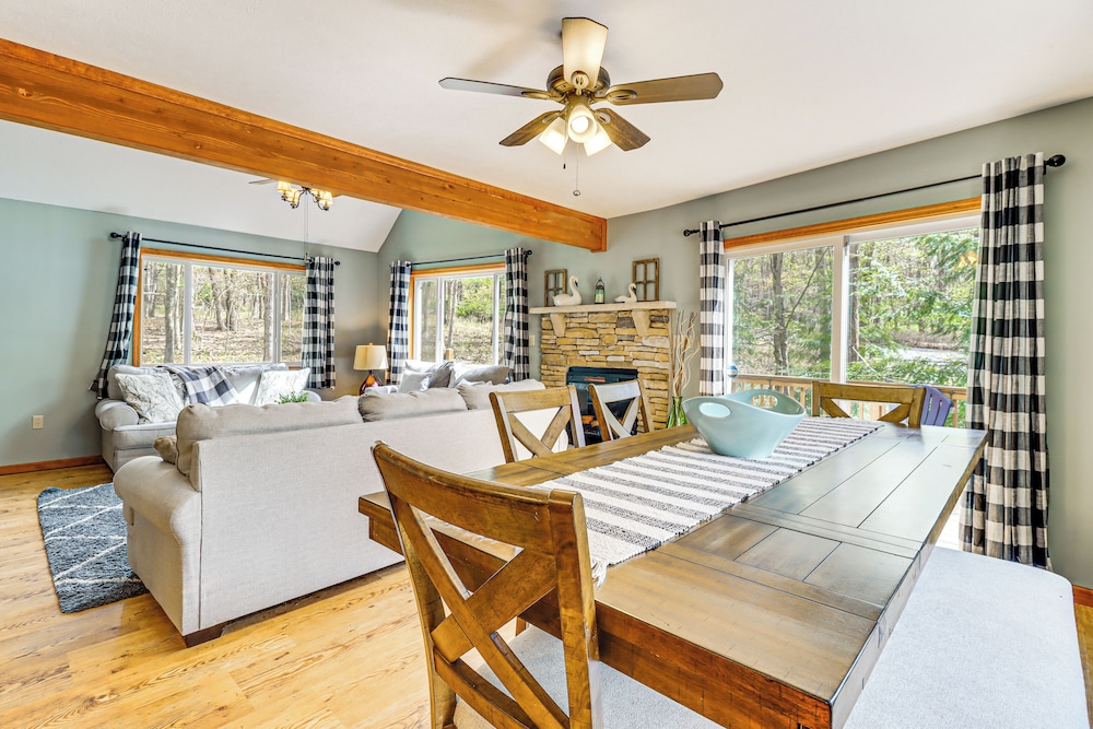 Game Room + Lake Access: Albrightsville Escape