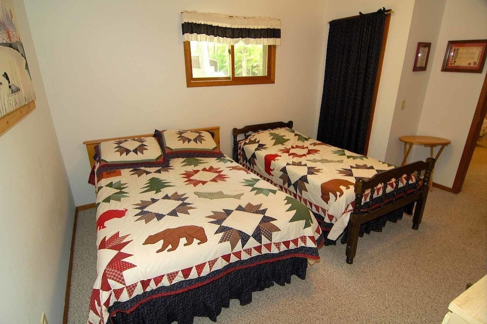 Ranch-Style Seidls Home Feet away to Lakeshore by RedAwning