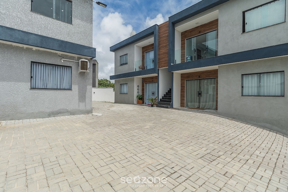 House 2 Bedrooms in Porto-ba Rlr0008