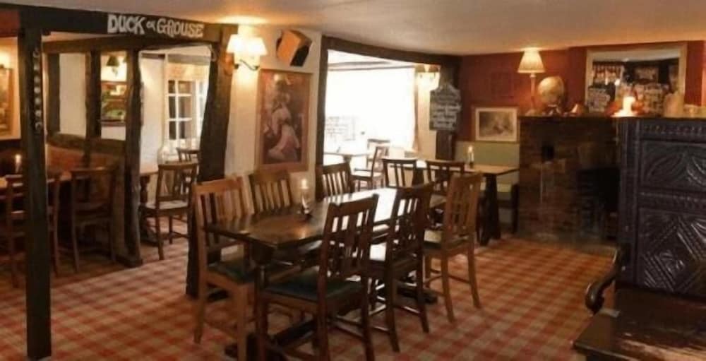 Hook Vacations - The New Inn - Property Image 4