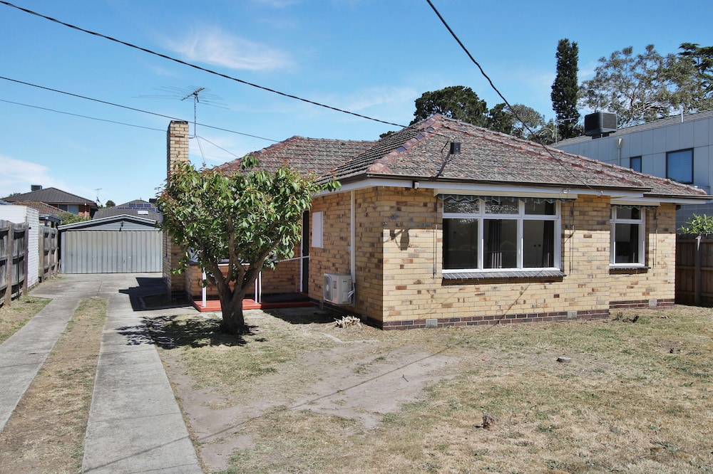 Ivy Units Glen Waverley