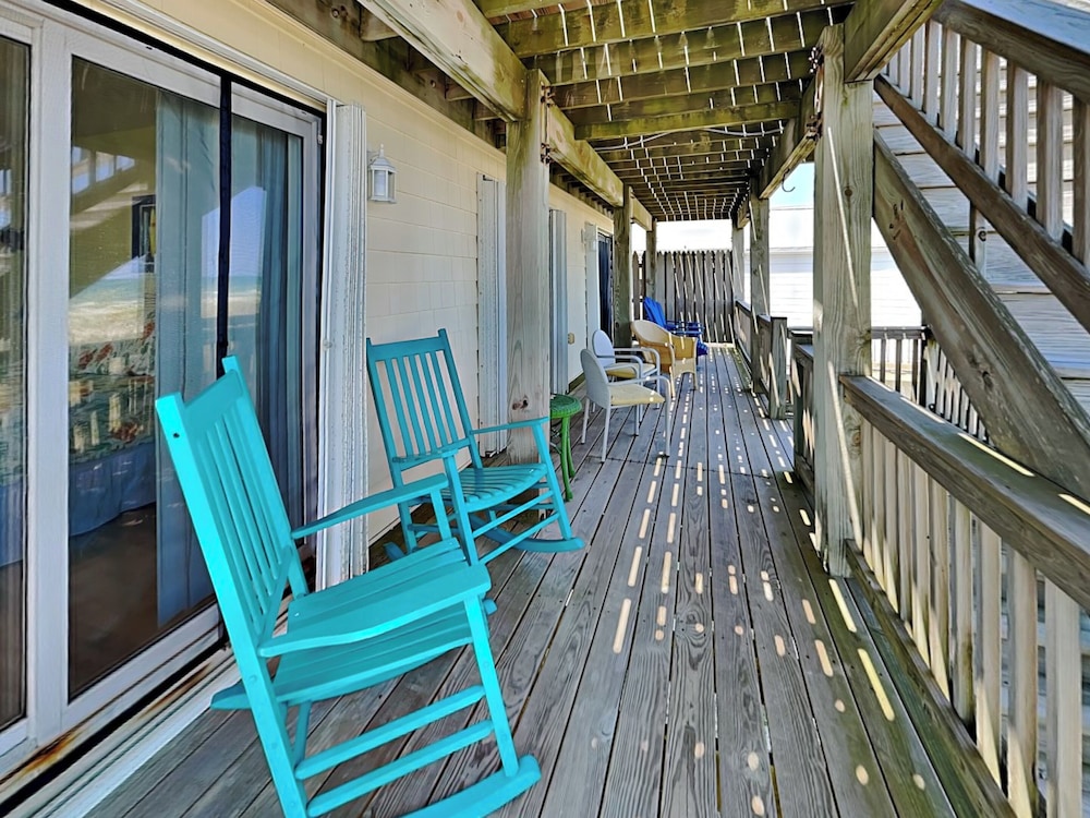 Piccolo Paradiso by Topsail Realty