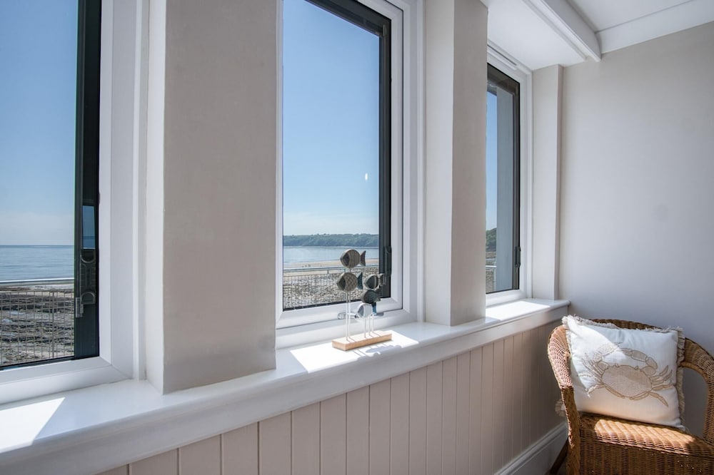 Waterfront 2 - 2 Bedroom Apartment - Wisemans Bridge