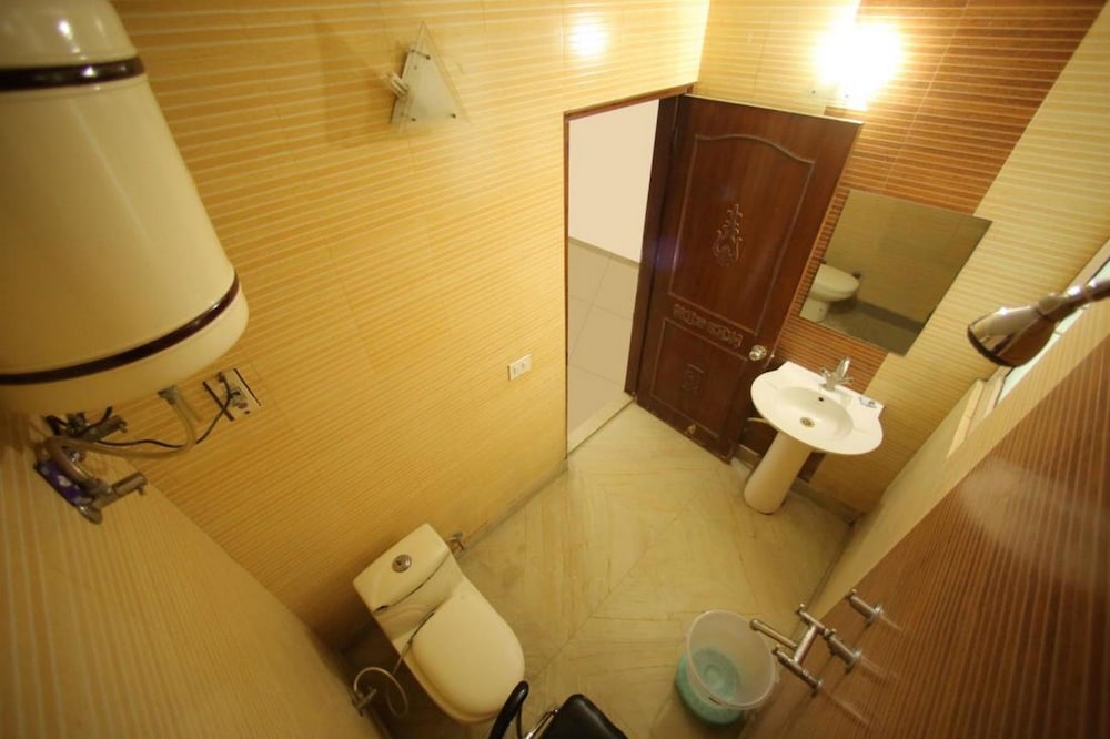 Maxfort Airport Hotel