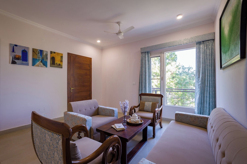 Alaya Stays Captains Nest 3 BHK Retreat With Garden & Scenic Views