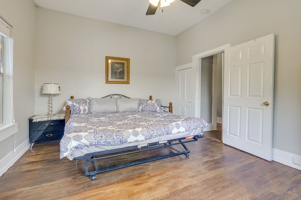 Charming San Antonio Home: 5 Mi to Downtown! view 4