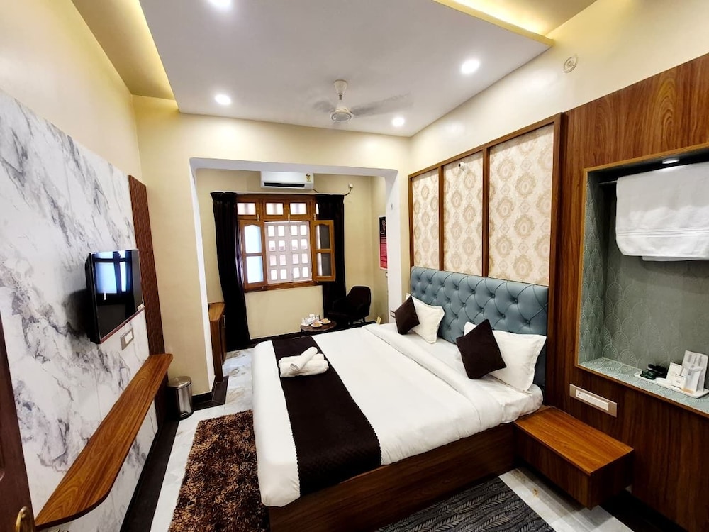 Ragam Residency