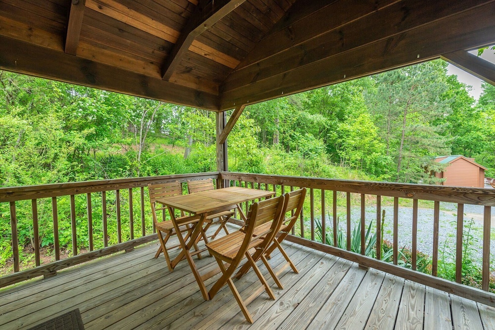 Engadine Inn  Cabins - Property Image 132