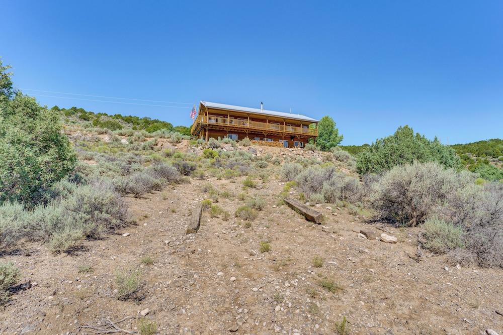 Walk to Lake: Scenic Southern Colorado Escape!