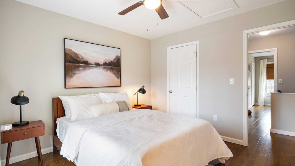 10 Townhomes, Sleeps 89 6 Mins to DT Asheville Sycamore Cove by Avantstay