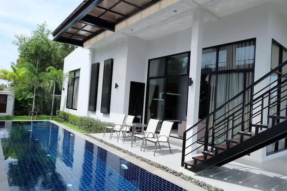 WE by Sirin Pool Villa Huahin