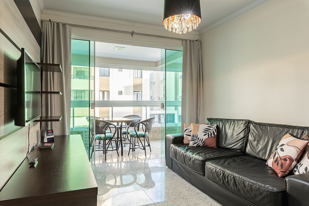 Apt W/balcony 160m Bombas Beach Col102