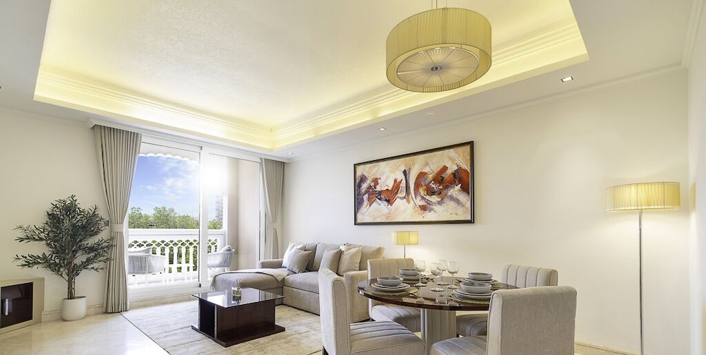 LUX The Grandeur Palm Garden View Suite