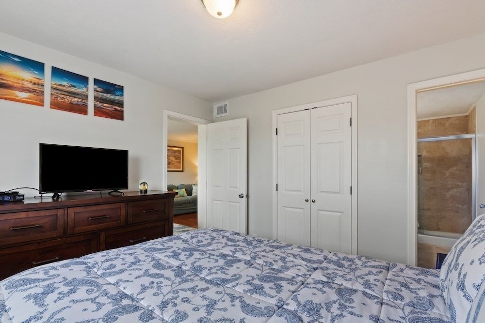 Sandy Beach Escape - Monthly Rates Until 2/28/26! 2 Bedroom Condo