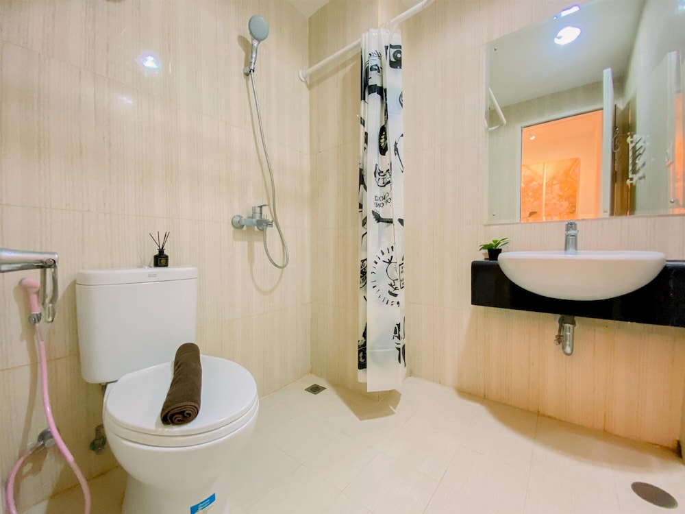 Modern Look 1BR at Sentul Tower Apartment