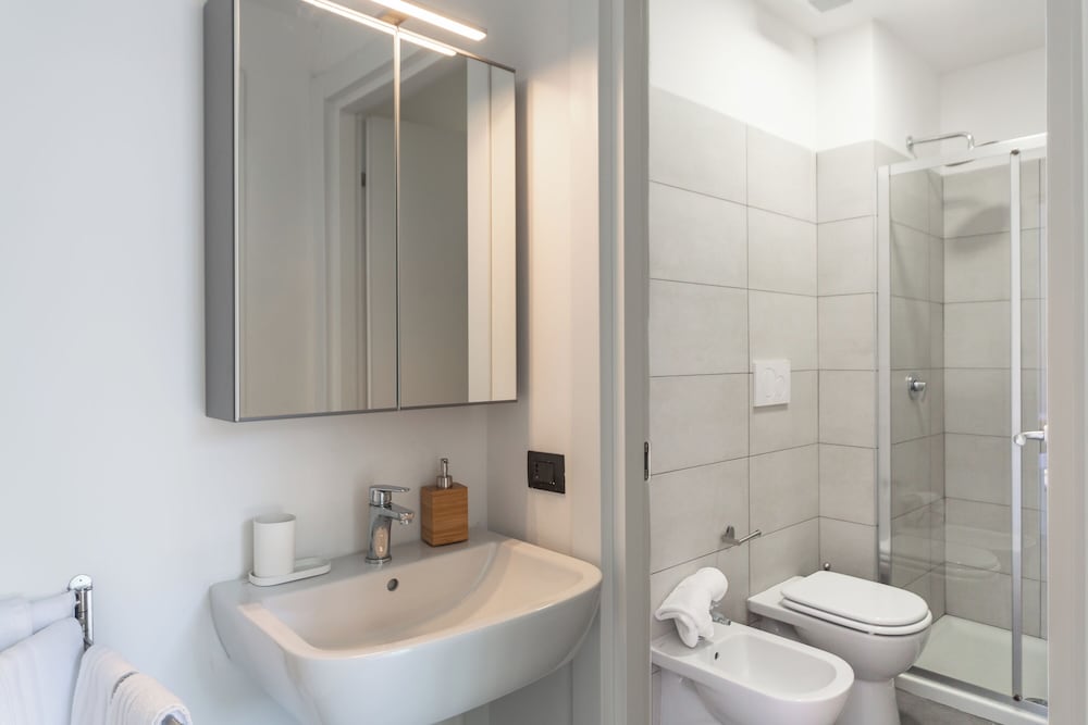 KHL apartments