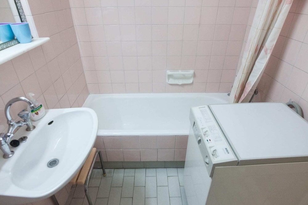 Beautiful Retro Apt in Koukaki