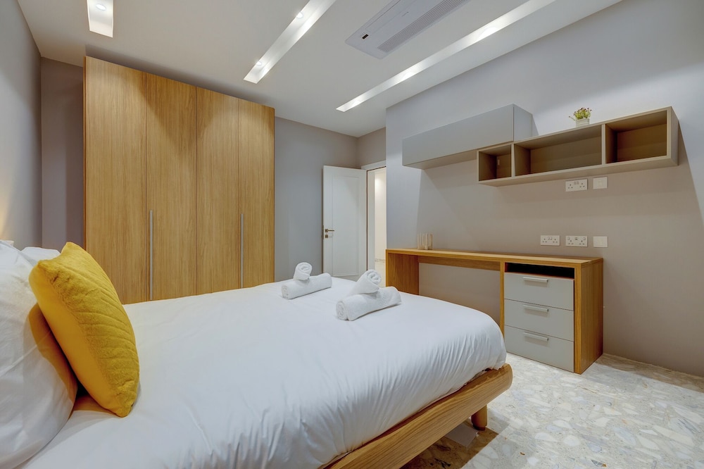 Premier Seafront Living: Ultra-luxury in Sliema