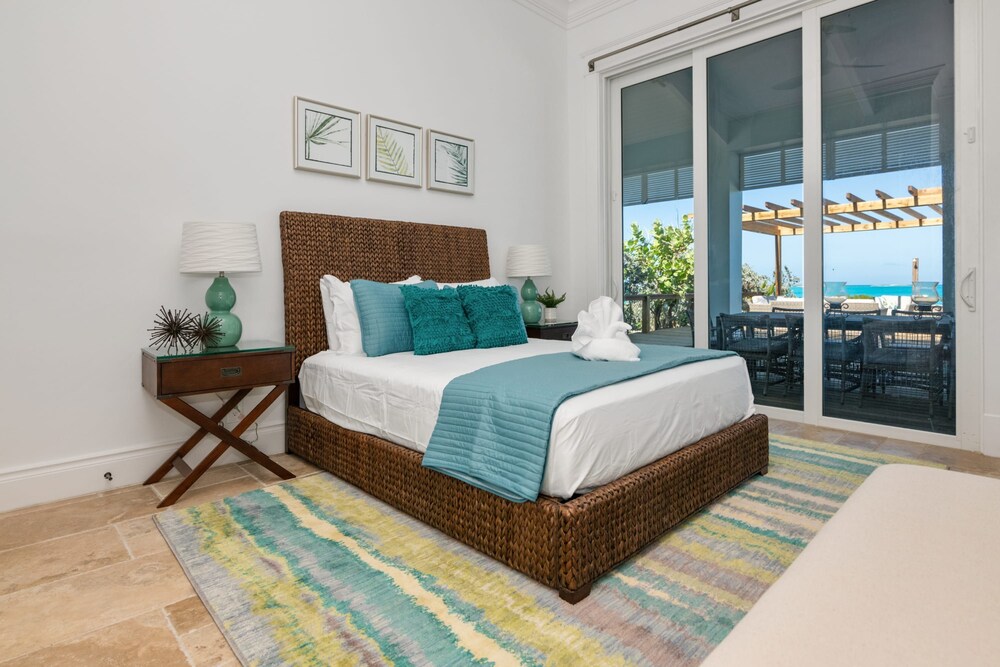 5 BR Luxury Villa On The Sand W Pool