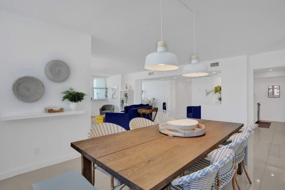 Boutique Luxury 2Br 2Ba Beach Intercostal View