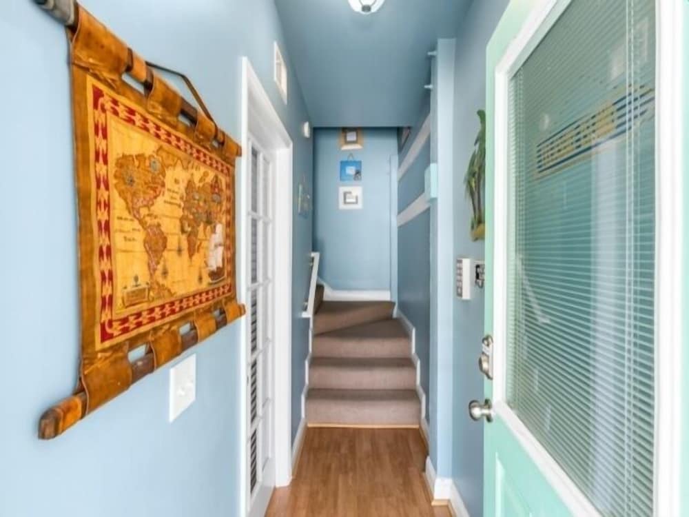 Atlantis Blue - Relaxing Beach Getaway Home Directly Across The Street From Beach Access! 5 Bedroom Home by RedAwning