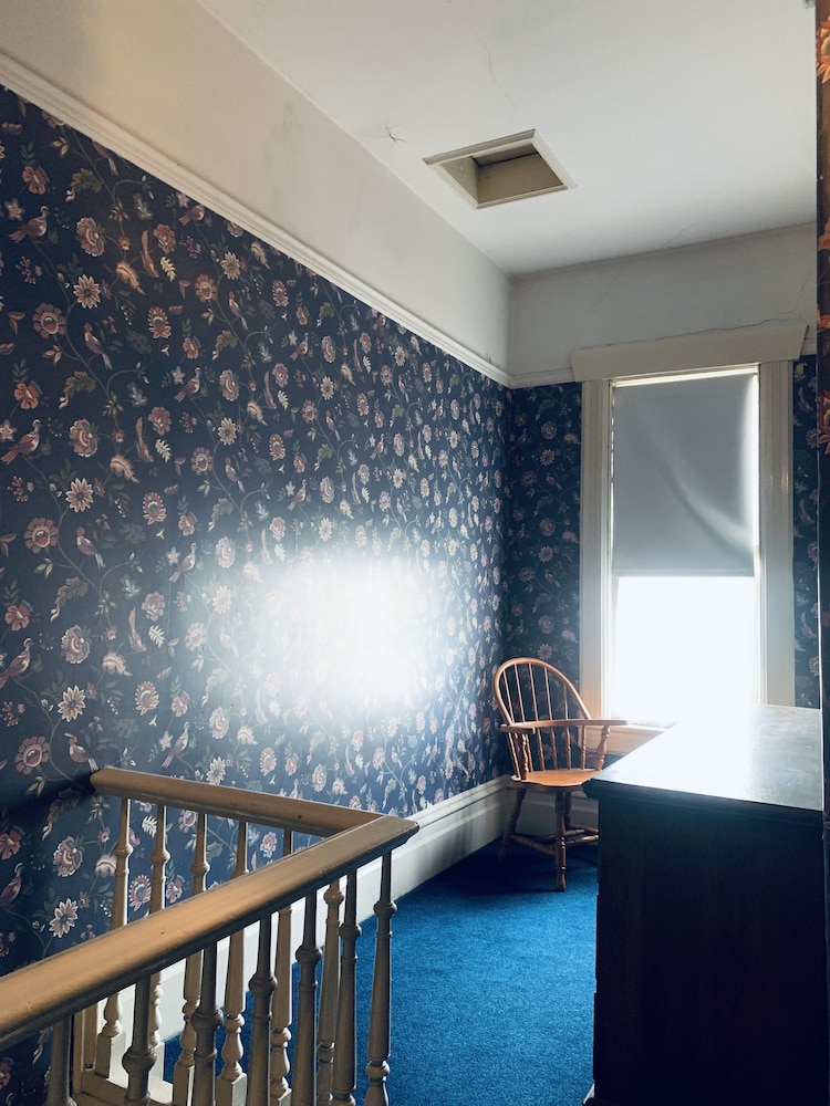 Towle House 1006