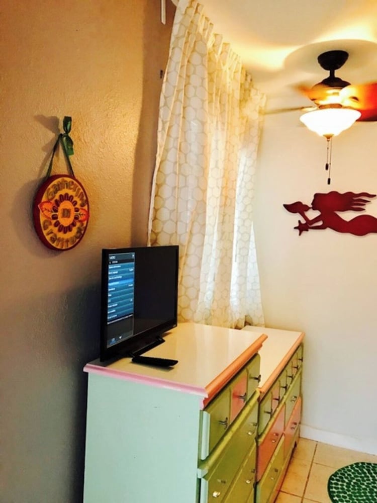 Cozy 2BR in Hollywood FL Pet Friendly