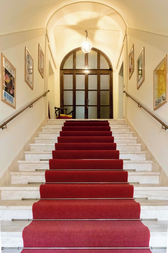 Tuscany - Townhouse - Sleeps 18 - Garden Near Lake