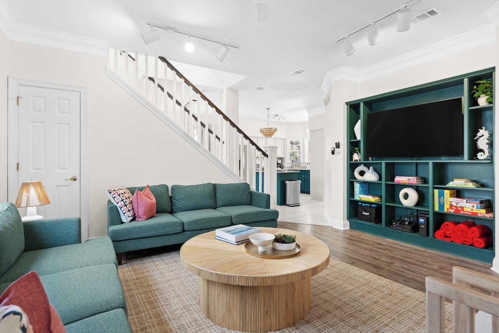 Steps to Beach! Arcade Game Room, Pool + Hot Tub Calico Scallop by Avantstay