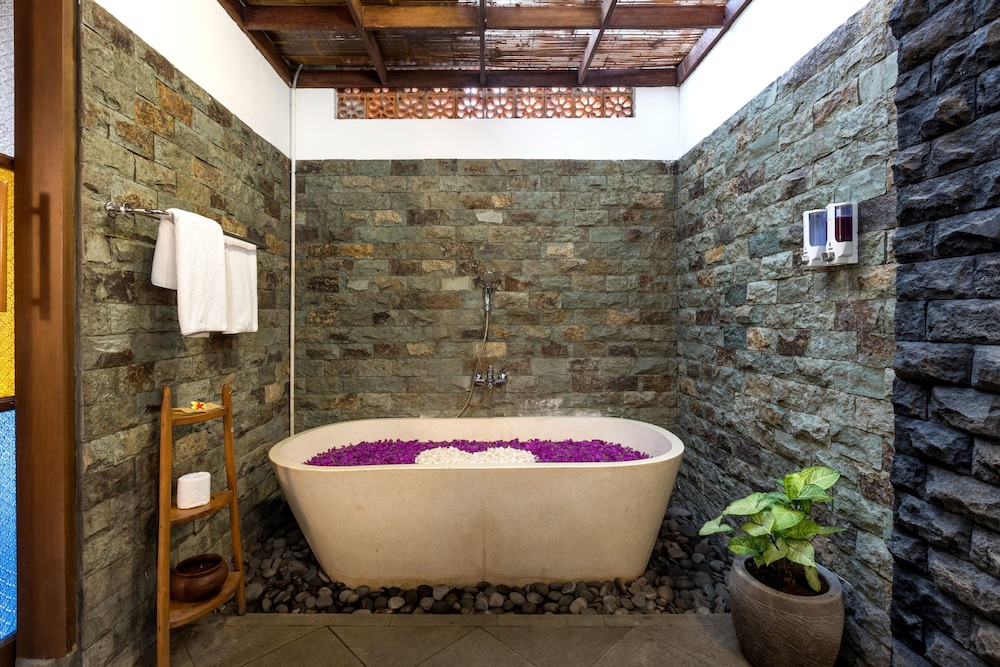 Ubud Raya Villa