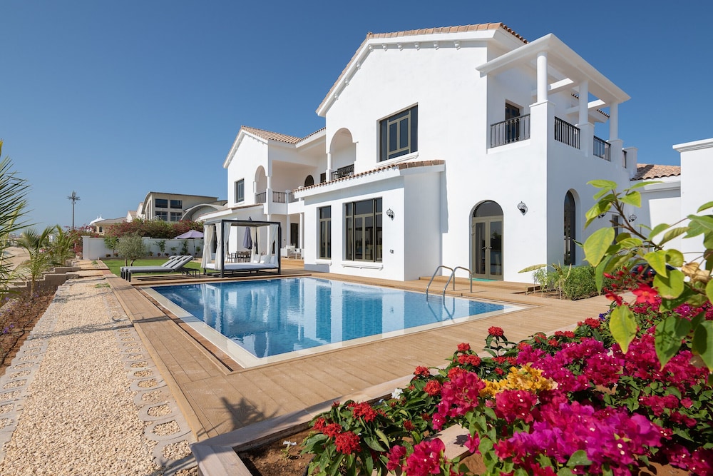 Beachfront Signature Villa - Mint Stay