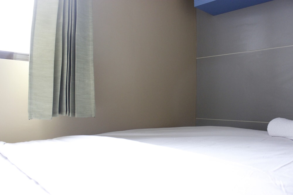 Minimalist 3BR Gateway Cicadas Ahmad Yani Apartment view 4