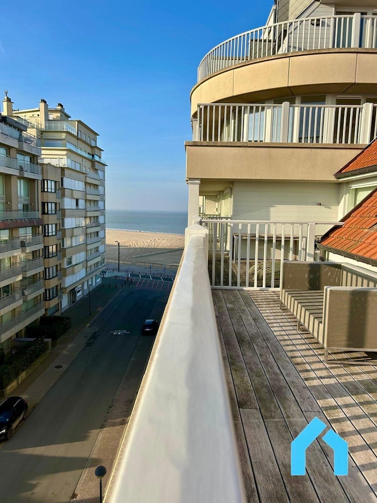 Duplex Apartment in Knokke by the Seawall