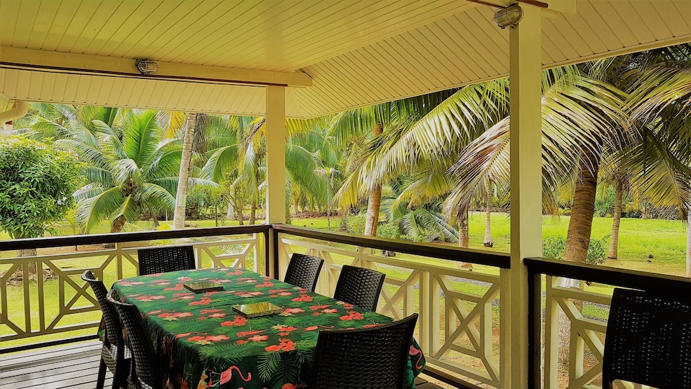 Huahine - Hibiscus House
